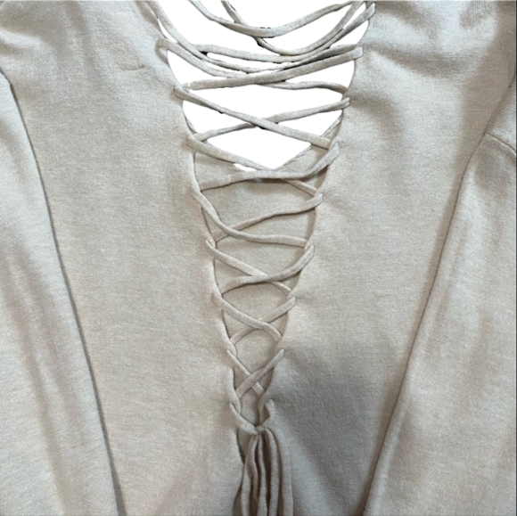 Criss cross back long sleeves - Picture 8 of 12